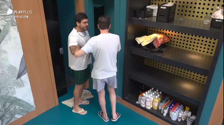 Vídeo: Albert e Hadad se desentendem por causa do uso de banheiro | Power Couple Brasil 6