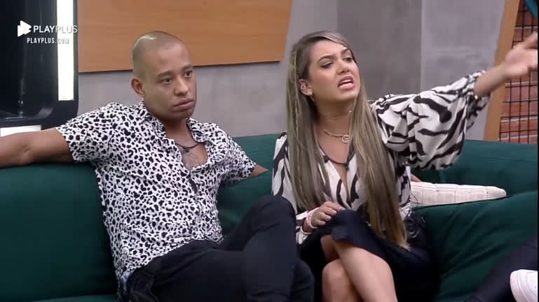 Vídeo: Durante o intervalo da formação da DR, Karol e Eliza batem boca | Power Couple Brasil 6