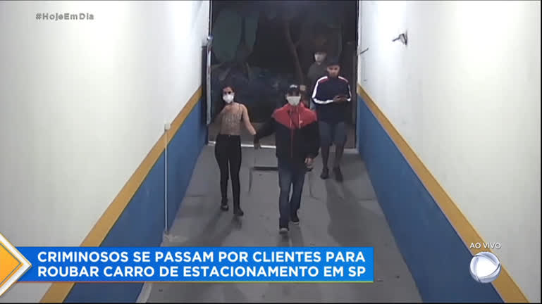 Vídeo: Bandidos se passam por clientes para roubar carros de estacionamento em SP