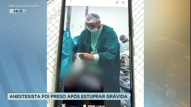 VÍDEO: Mulher grávida e acompanhante ficam presas em ambulância após porta  emperrar