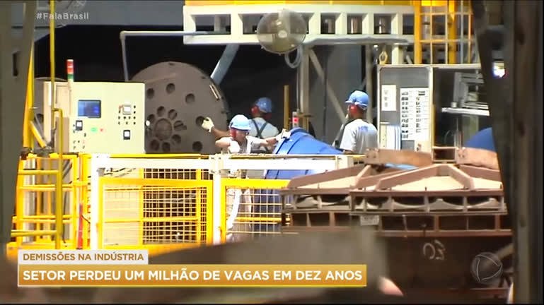 Vídeo: Indústria brasileira perdeu 1 milhão de empregos em 10 anos, diz IBGE