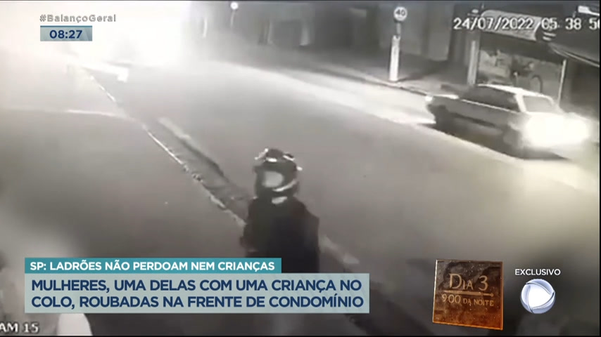 Vídeo: Mulheres com criança são rendidas e roubadas na frente de condomínio em SP