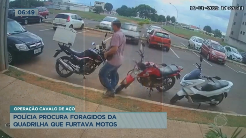 Vídeo: Polícia procura foragidos de quadrilha que furtava motos
