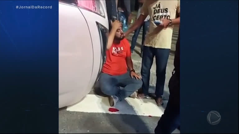 Vídeo: Motorista alcoolizado foge de blitz, capota o carro e deixa seis pessoas feridas em Salvador (BA)