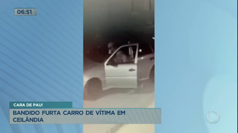 Vídeo: Homem furta carro e sai empurrando o veículo em Ceilândia (DF)