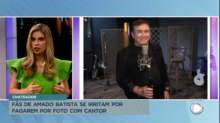 Vídeo: Fãs de Amado Batista se irritam por pagarem por foto com cantor