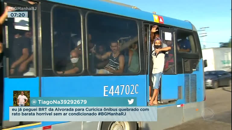 Homem-Aranha anima passageiros nos transportes públicos do Rio - RecordTV -  R7 Balanço Geral Manhã RJ