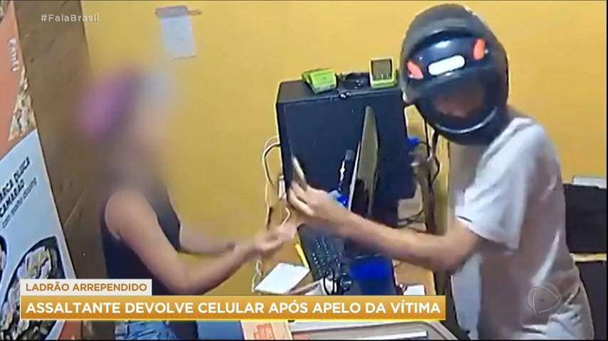 Vídeo: Assaltante devolve celular roubado após apelo na Bahia