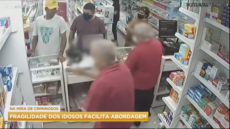 Vídeo: Casos de assaltos e golpes virtuais contra idosos aumentam no Brasil