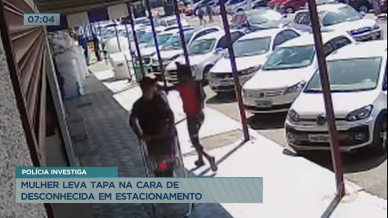 Vídeo: mulher leva tapa na cara de desconhecida em estacionamento - R7
