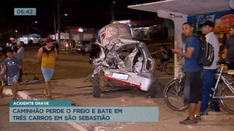 Vídeo: Caminhão perde o controle e bate em três carros em São Sebastião (DF)