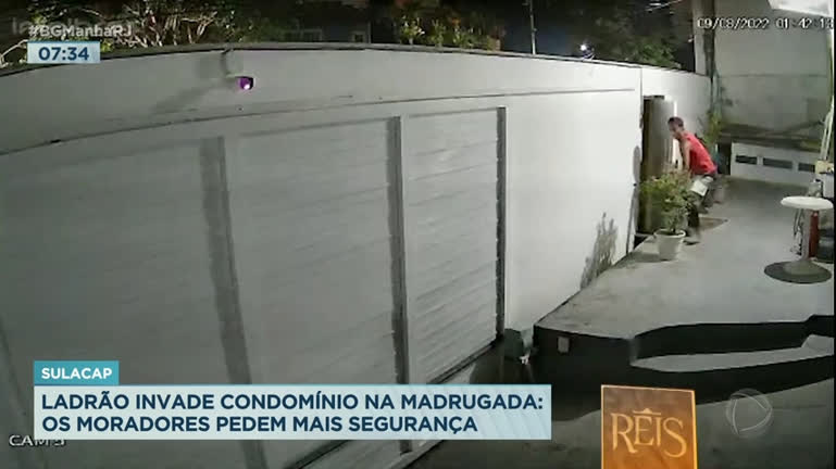 Vídeo: Criminoso invade casas e furta moradores de Sulacap, no Rio