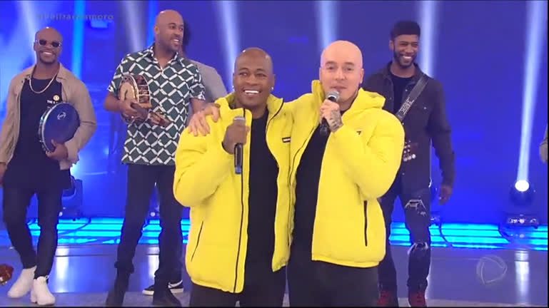 Vídeo: Faro celebra 20 anos da Turma do Pagode no Dança Gatinho