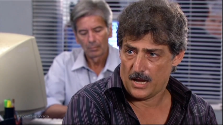 Vídeo: Roberto presta depoimento na delegacia | Chamas da Vida