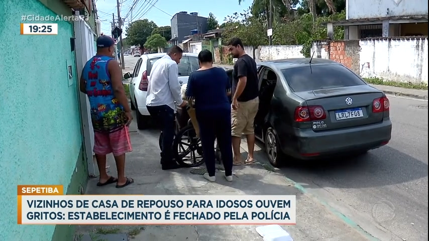 Vídeo: Polícia interdita casa de repouso na zona oeste do Rio