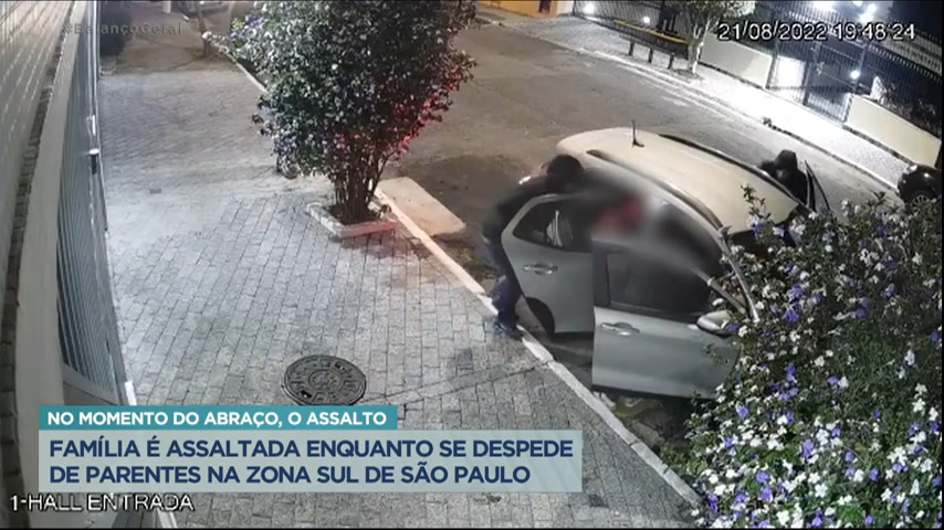 Vídeo: Família é assaltada durante visita a parentes em São Paulo