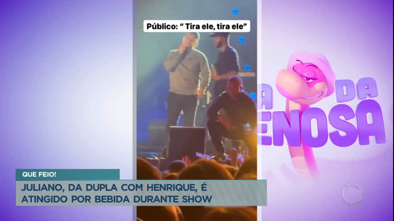 Vídeo: Homem é expulso de show após jogar bebida em cantor sertanejo