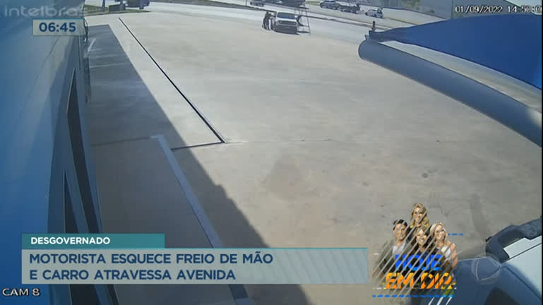 Vídeo: Carro sem motorista atravessa avenida em Aparecida de Goiânia (GO)