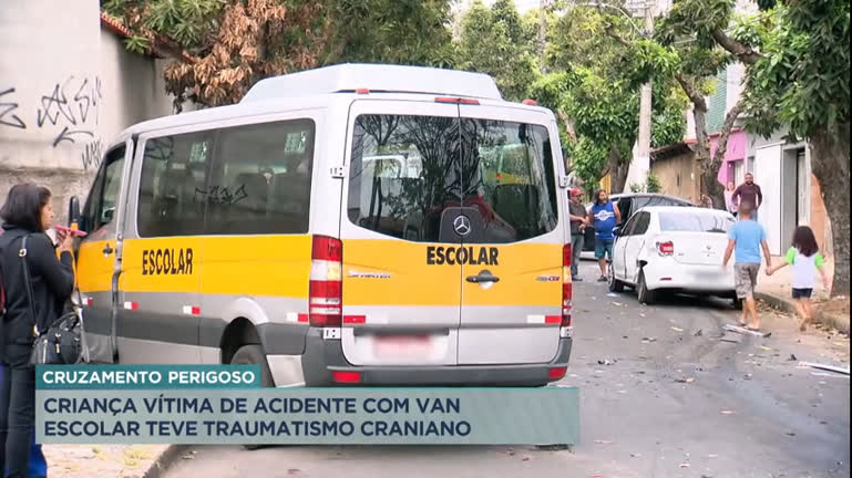 Vídeo: Criança vítima de acidente com van escolar teve traumatismo craniano