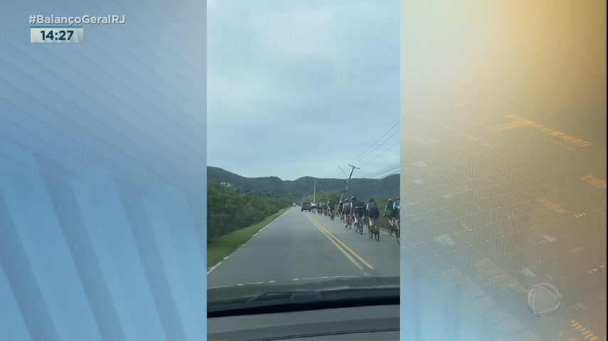 Vídeo: Vídeo flagra momento em que motorista joga carro contra ciclistas na zona oeste do Rio