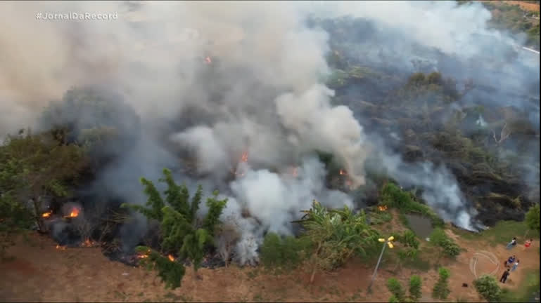 Vídeo: Sem chuva há 122 dias, região de Goiânia sofre com incêndios na vegetação