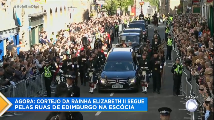 Vídeo: Cortejo à Rainha Elizabeth 2ª segue pelas ruas de Edimburgo