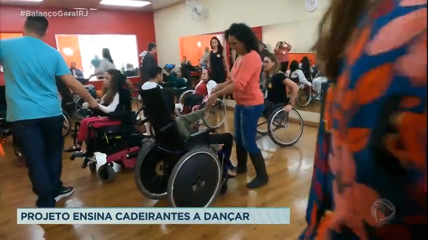 Vídeo: Projeto ensina cadeirantes a dançar na zona norte do Rio