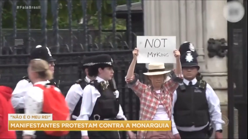 Vídeo: Manifestante xinga irmão de Rei Charles 3º durante cortejo