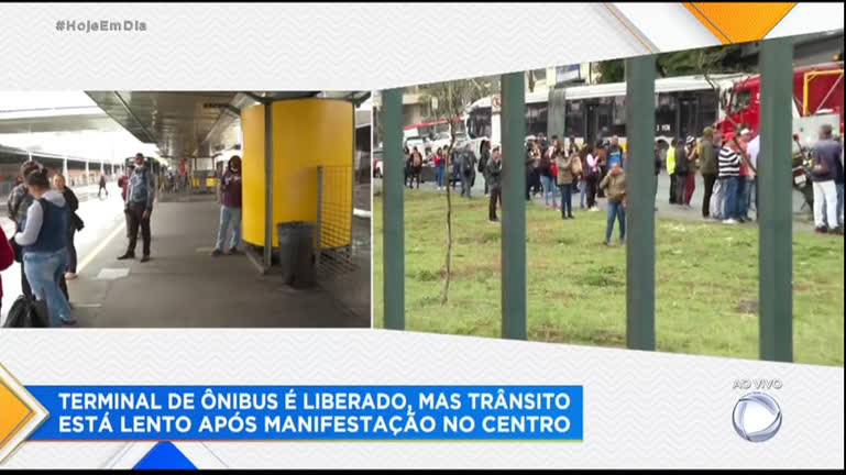 Vídeo: Motoristas de ônibus fazem paralisação e fecham terminal Parque Dom Pedro nesta terça (13)