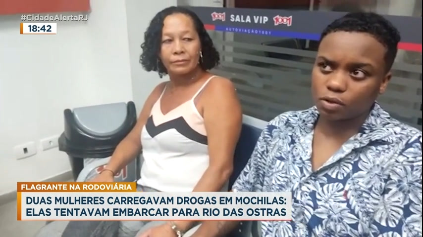Vídeo: Polícia prende duas mulheres por tráfico de drogas em Niterói (RJ)