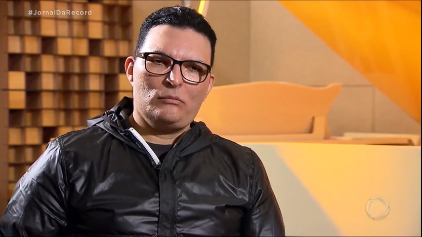 Minuto JR : Leandro Lehart é condenado por estupro e cárcere privado