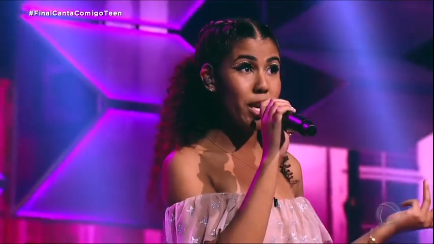 Vídeo: Júlia Moura arrepia no palco com performance de "Havana"