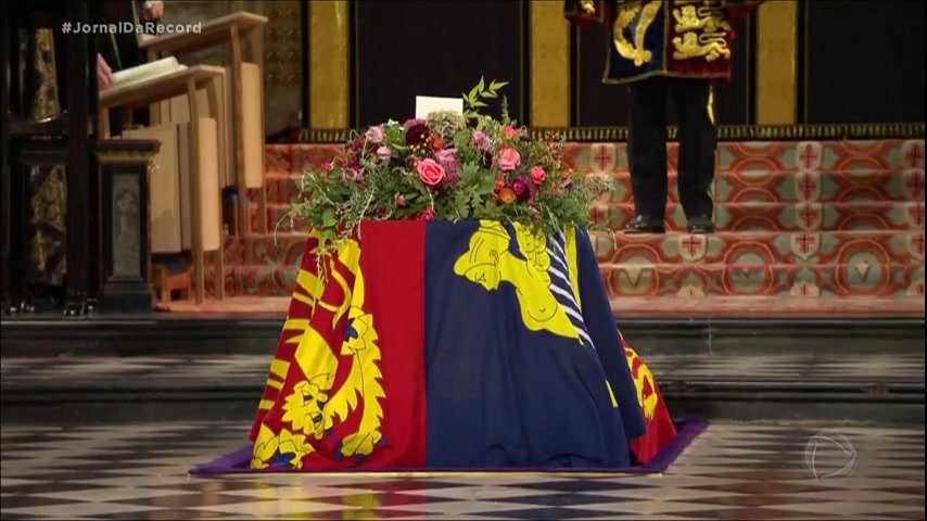 Vídeo: Rainha Elizabeth 2ª é enterrada ao lado do marido, príncipe Philip, em Windsor, na Inglaterra