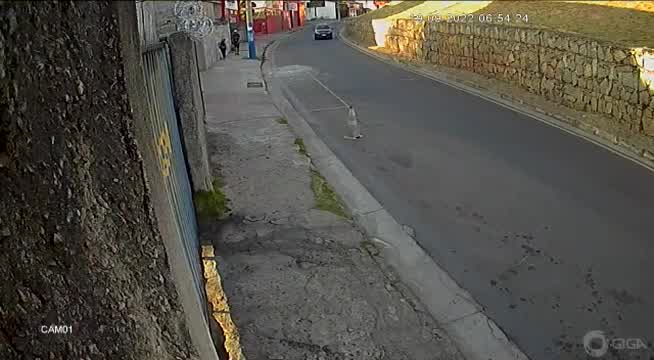 Vídeo: Vídeo: homem é flagrado enforcando e assaltando criança em Betim (MG)
