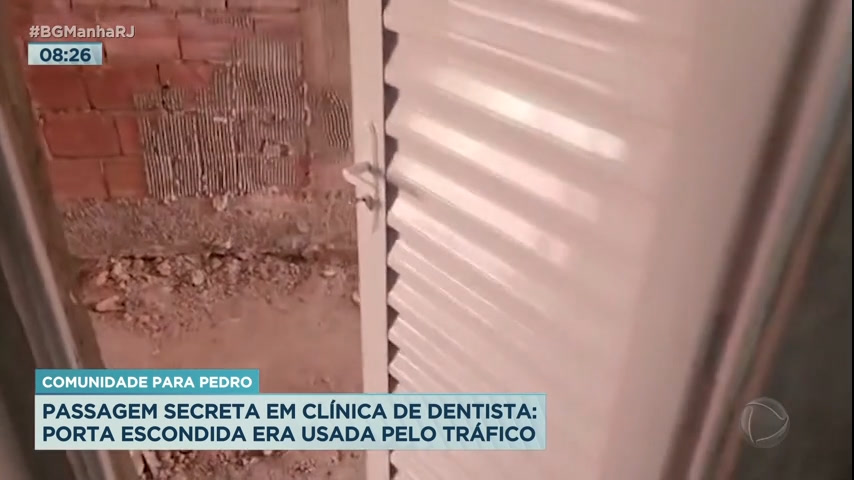 Vídeo: Policiais descobrem passagem secreta em clínica odontológica na zona norte do Rio