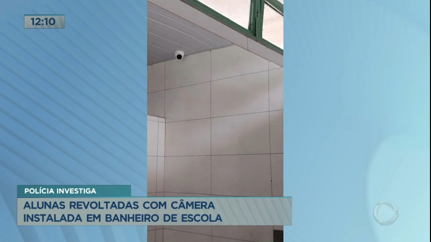 Vídeo: Alunas se revoltam com câmera instalada em banheiro de escola