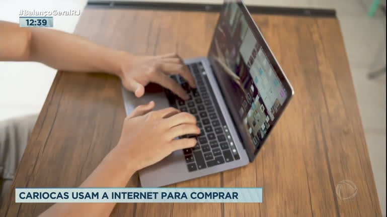 Vídeo: Pesquisa mostra que compras pela internet aumentaram 30% no RJ