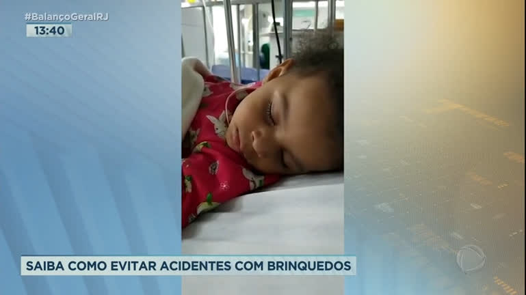 Vídeo: Criança é internada após colocar bateria no nariz Rio; saiba como evitar acidentes em casa