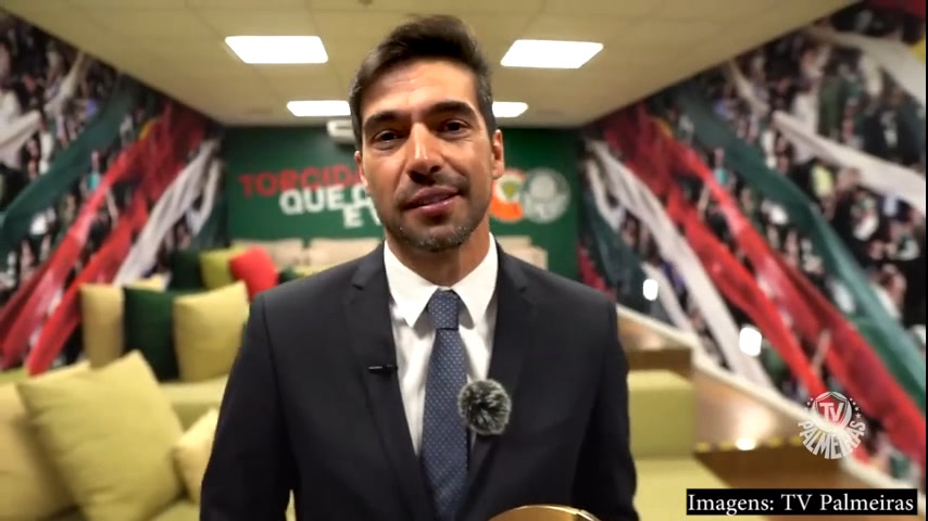 Vídeo: Abel Ferreira recebe prêmio da Federação Portuguesa de Futebol