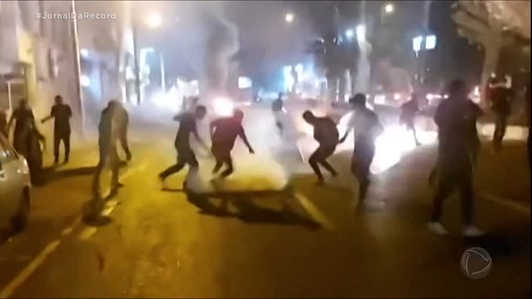 Vídeo: Mais de 700 pessoas são presas em onda de protestos no Irã