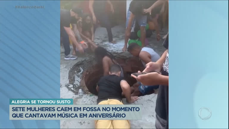 Vídeo: Mulheres caem em fossa durante festa na Bahia