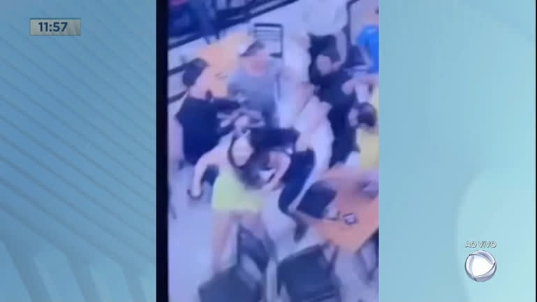Vídeo: Policiais militares são acusados de agressão em bar de Samambaia