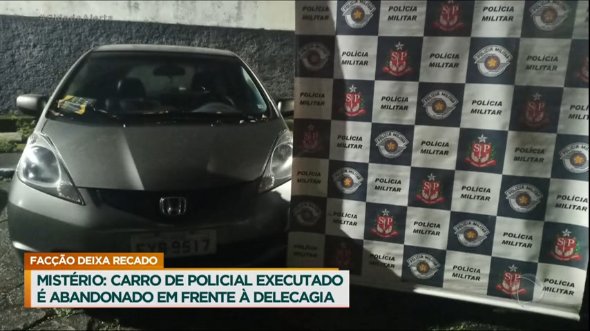 Vídeo: Carro de policial morto há um mês é deixado em frente a delegacia de Cubatão (SP)