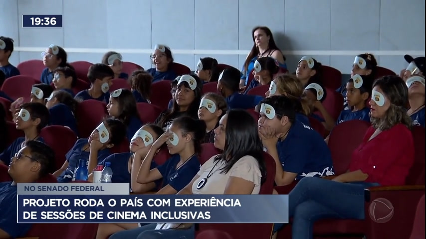 Vídeo: Projeto oferece sessões de filmes gratuitas para crianças com deficiência
