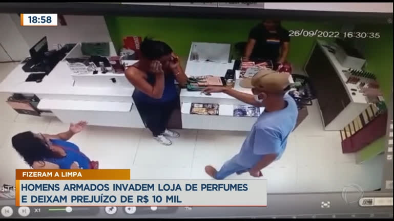 Vídeo: Suspeitos invadem loja de perfumes e deixam prejuízo de R$ 10 mil