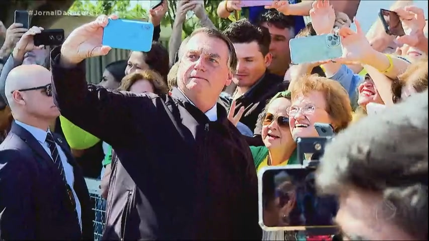 Vídeo: No dia seguinte ao primeiro turno, Bolsonaro decide buscar alianças em Minas Gerais e São Paulo