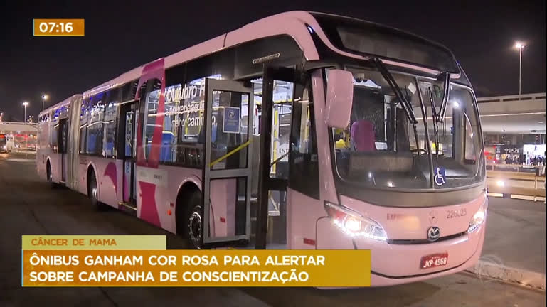 Vídeo: Ônibus do DF ganham cor rosa para conscientizar sobre campanha contra o câncer de mama