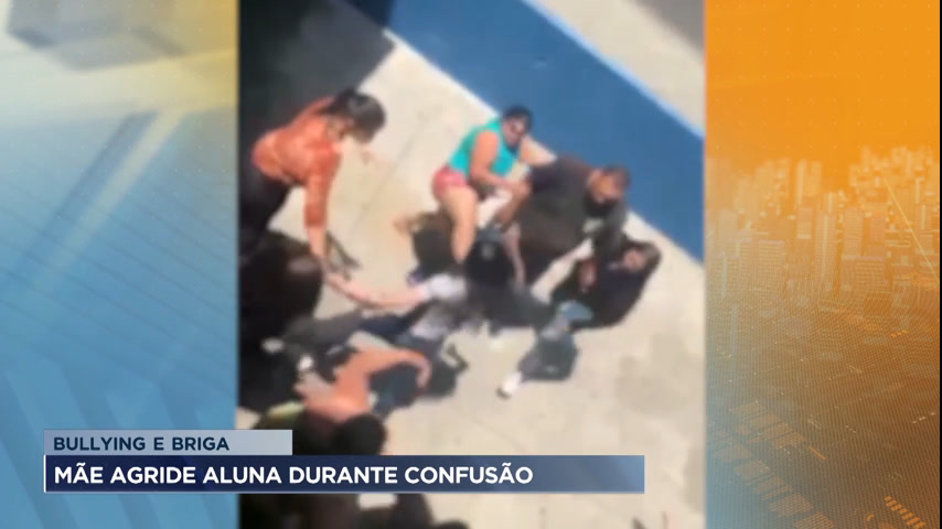 Vídeo: Mãe agride estudante para defender a filha, vítima de bullying