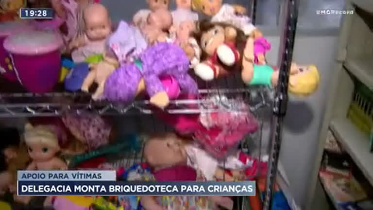 Vídeo: Delegacia monta brinquedoteca para crianças em BH