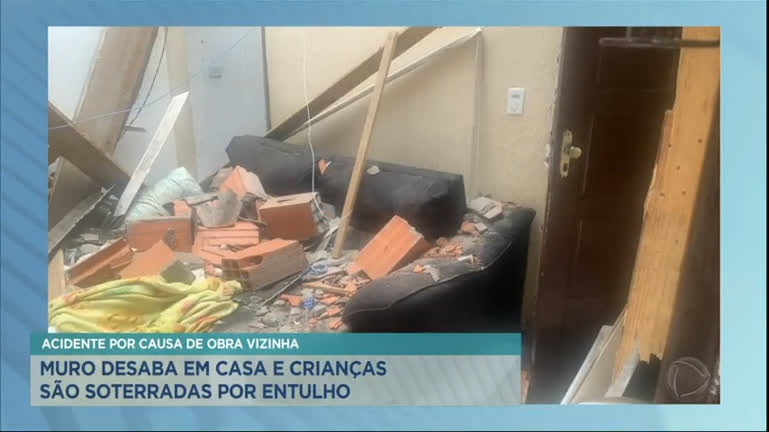 Vídeo: Muro desaba e atinge casa na zona norte de São Paulo